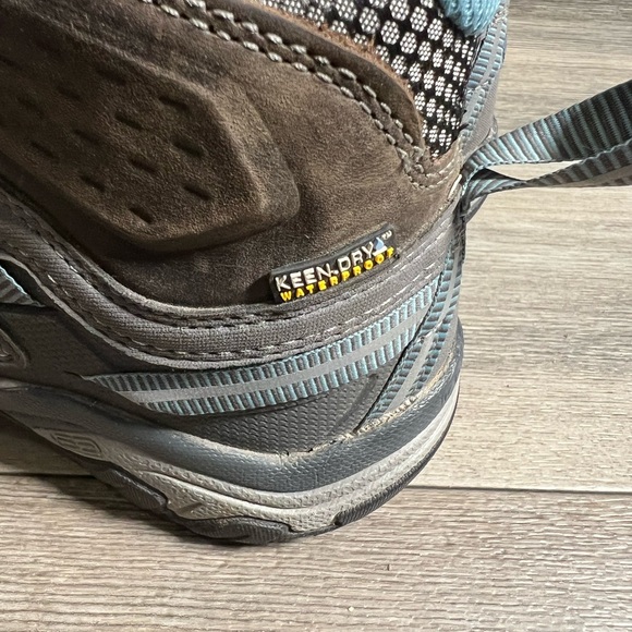Keen Waterproof Hiking Boot- 8.5 - Picture 4 of 9